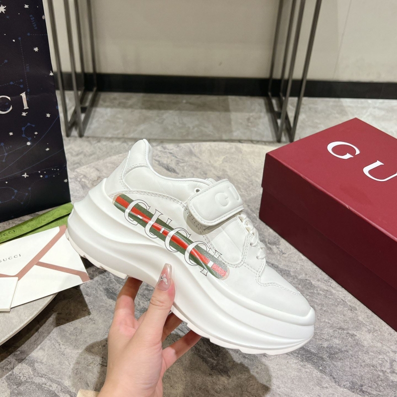 G*u*i casual shoes